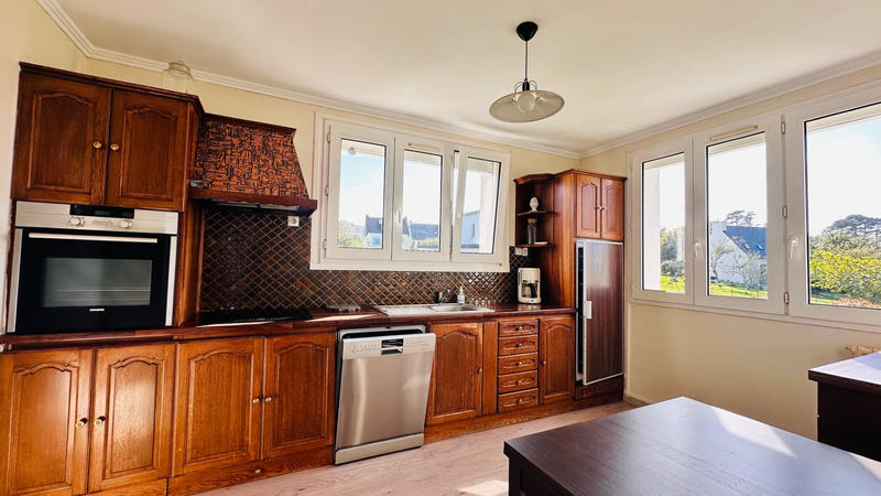 Maison - 220 m² - 11 pièces