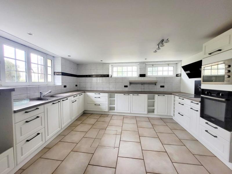 Demeure - 293 m² - 5 pièces