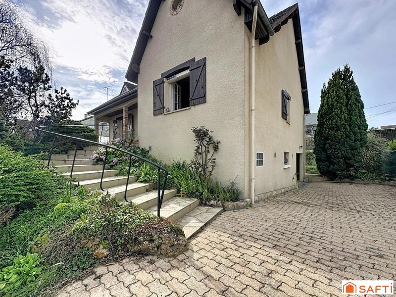 Maison - 122 m² - 5 pièces