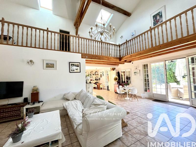 Maison - 211 m² - 6 pièces