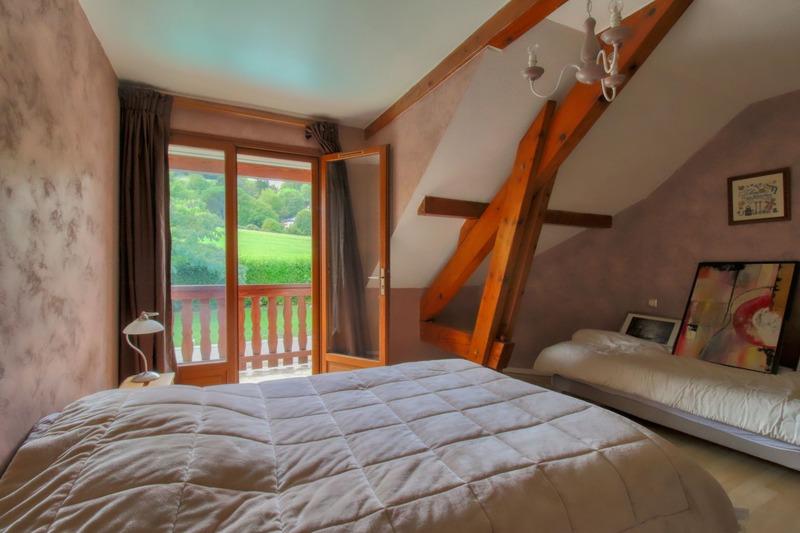 Propriété - 240 m² - 9 pièces