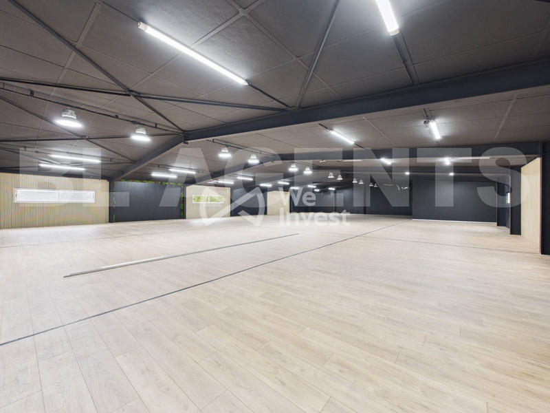 Local commercial - 1 468 m²