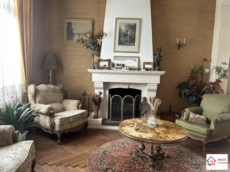 Maison - 227 m² - 12 pièces