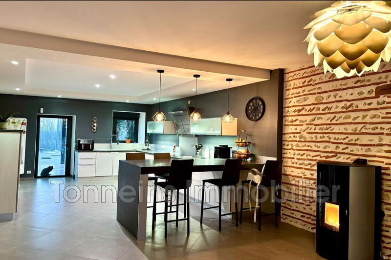 Maison - 329 m² - 10 pièces