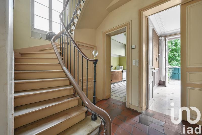 Maison - 243 m² - 8 pièces