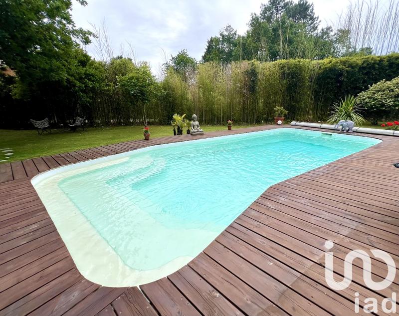 Maison - 202 m² - 7 pièces