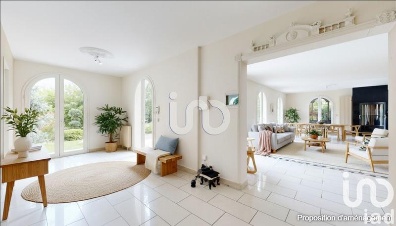 Maison - 280 m² - 8 pièces