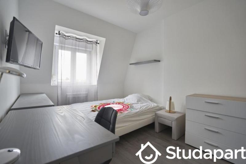 Chambre - 10 m² - 1 pièce