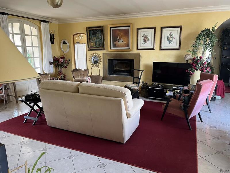 Maison - 182 m² - 3 pièces