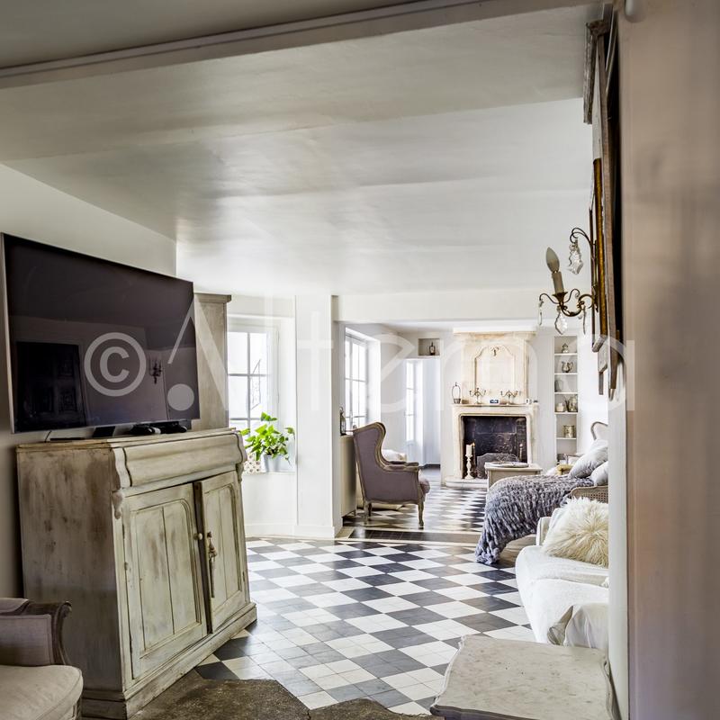 Maison - 350 m² - 12 pièces