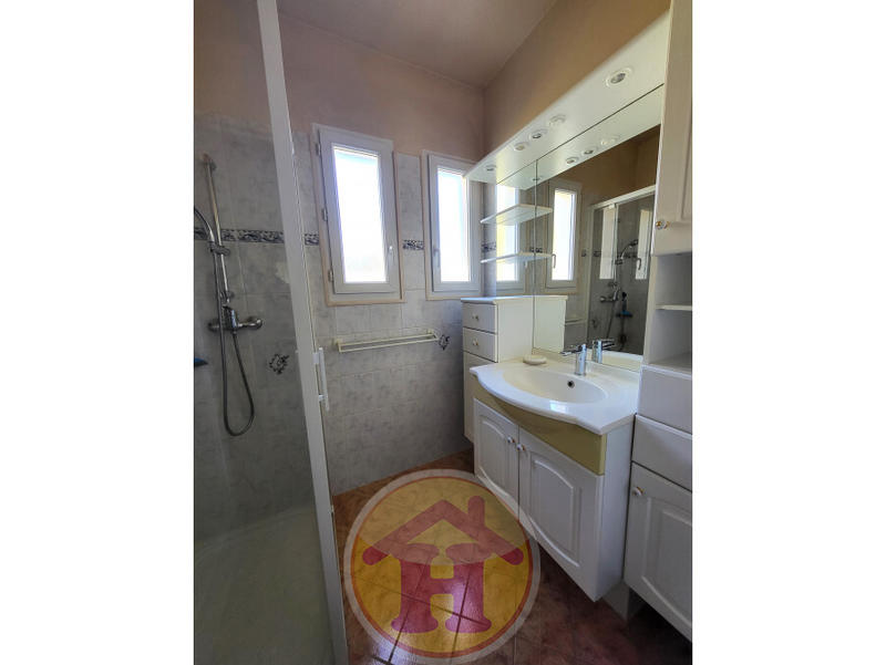 Maison - 99 m² - 5 pièces