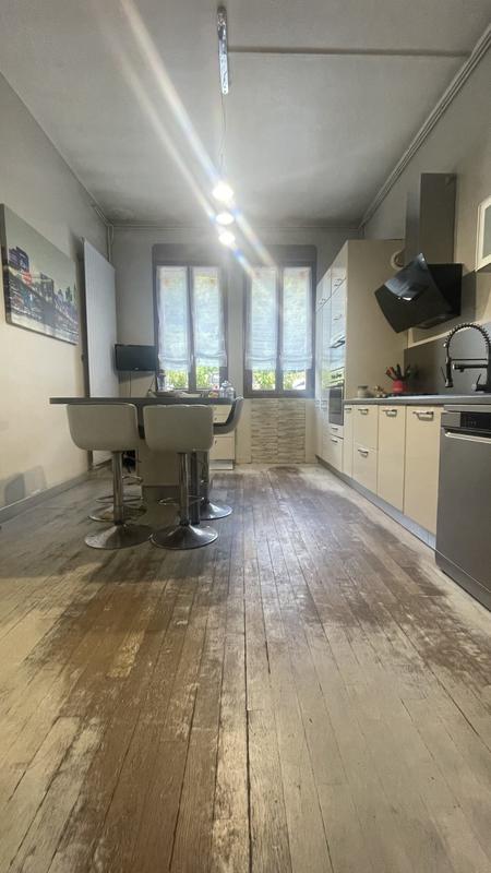 Appartement - 186 m² - 5 pièces