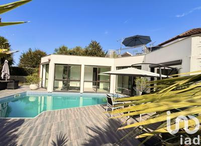 Maison de maîtres - 220 m² - 5 pièces