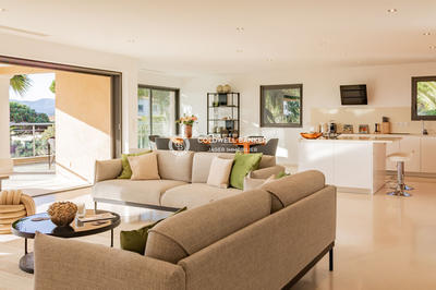 Villa - 250 m² - 7 pièces