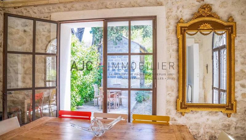 Propriété - 306 m² - 9 pièces