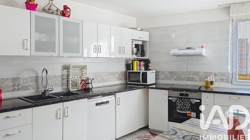 Maison - 280 m² - 16 pièces