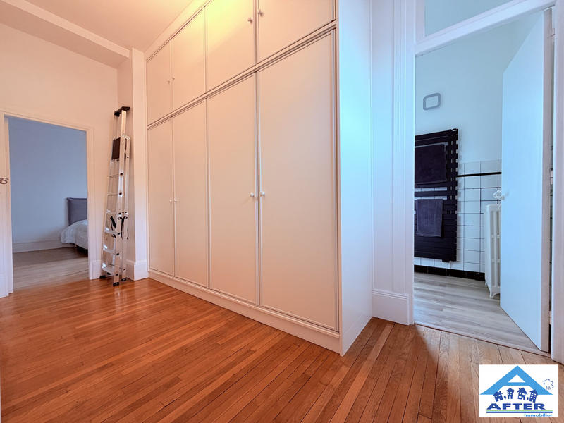 Maison - 220 m² - 7 pièces