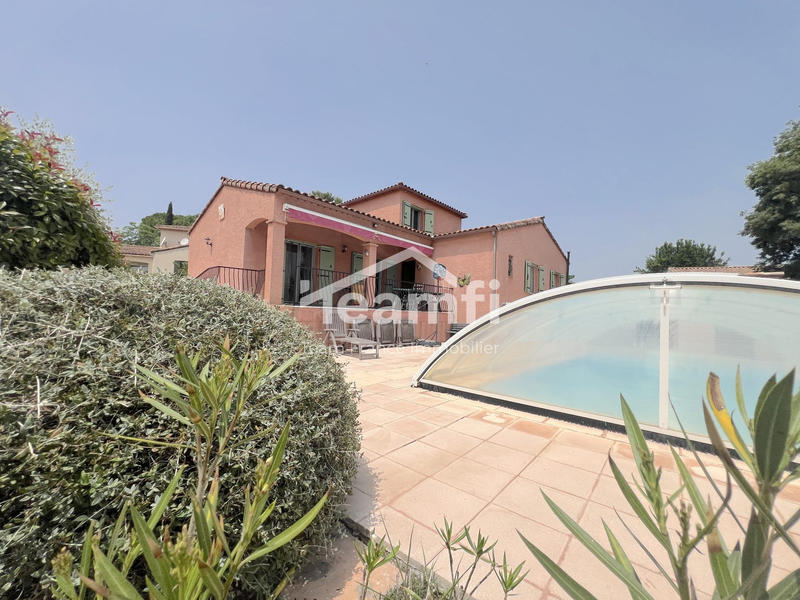 Maison traditionnelle - 115 m² - 5 pièces