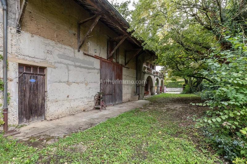 Maison - 230 m² - 8 pièces