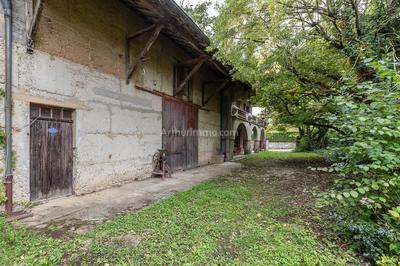 Maison - 230 m² - 8 pièces