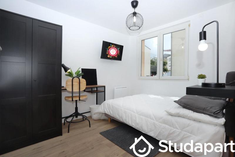 Chambre - 13 m² - 1 pièce