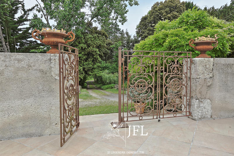 Maison ancienne - 203 m² - 7 pièces