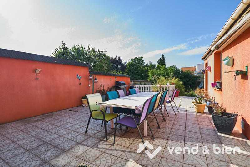 Maison - 229 m² - 7 pièces