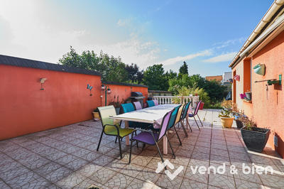 Maison - 229 m² - 7 pièces