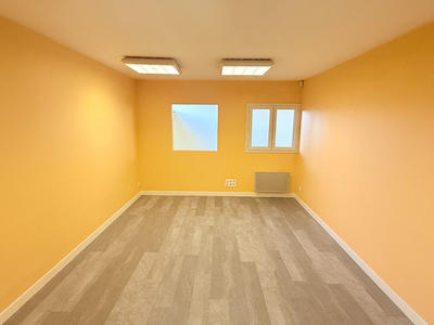 Bureau - 220 m² - 8 pièces