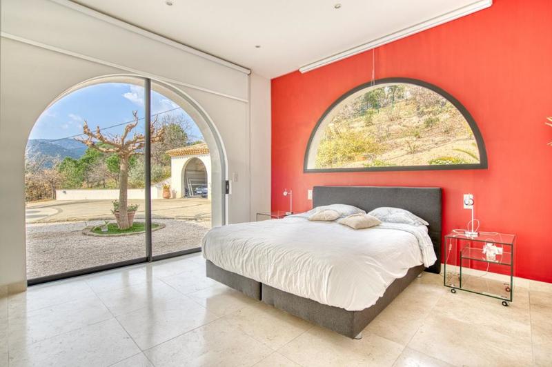 Villa - 350 m² - 4 pièces