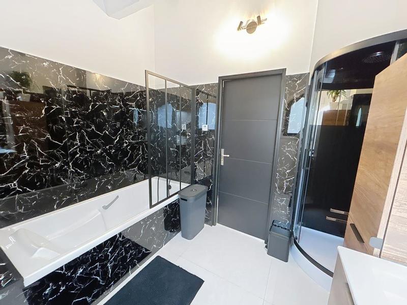 Villa - 210 m² - 6 pièces