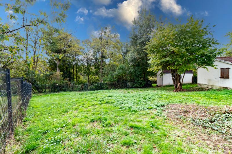 Terrain constructible - 650 m²