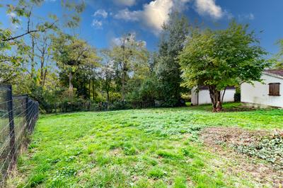 Terrain constructible - 650 m²