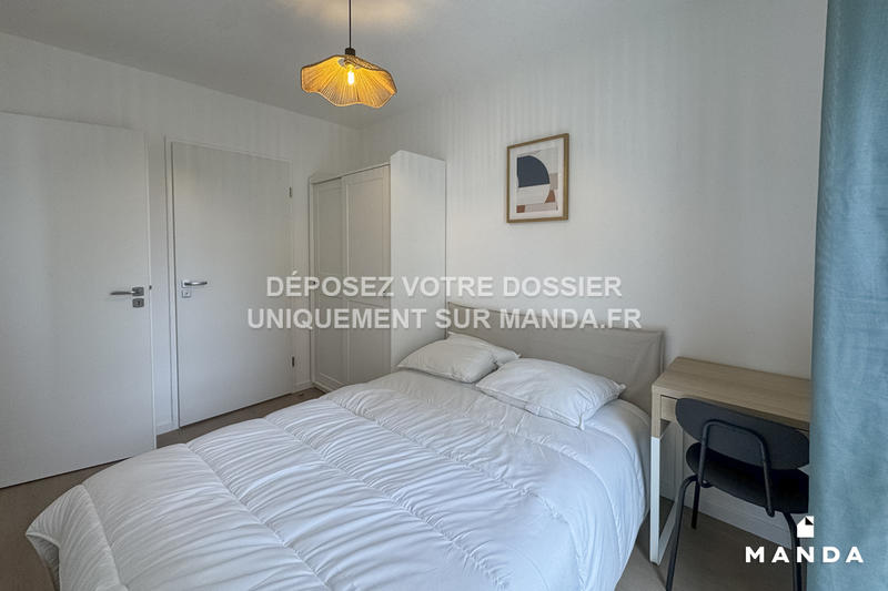 Chambre - 12 m² - 5 pièces