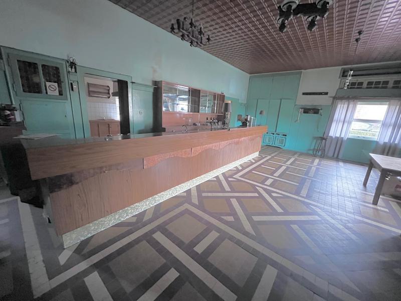 Maison - 530 m² - 12 pièces