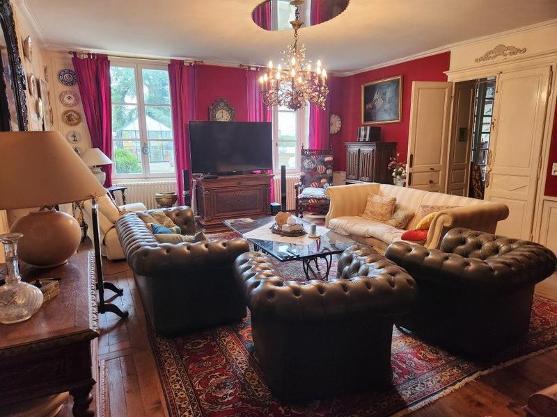 Maison - 635 m² - 13 pièces