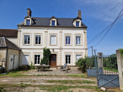 Maison - 228 m² - 6 pièces