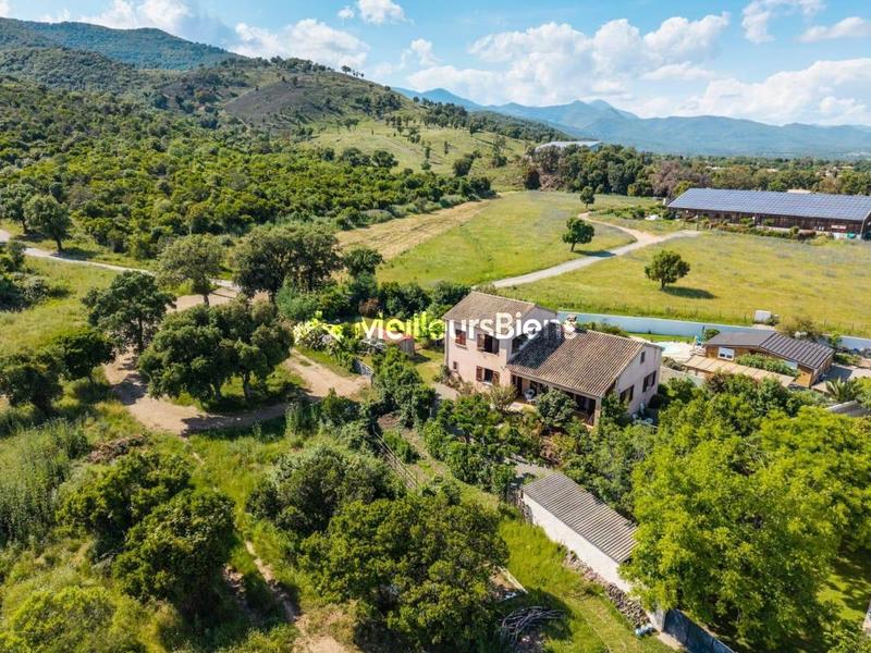 Maison - 140 m² - 5 pièces