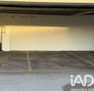 Parking - 14 m²