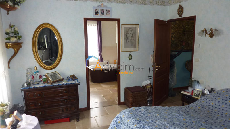 Maison - 198 m² - 6 pièces