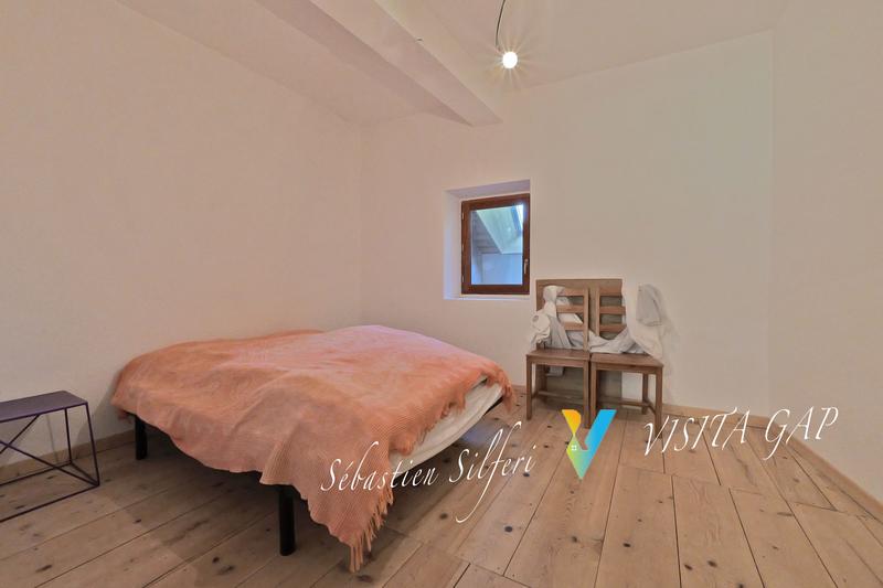 Maison - 223 m² - 12 pièces