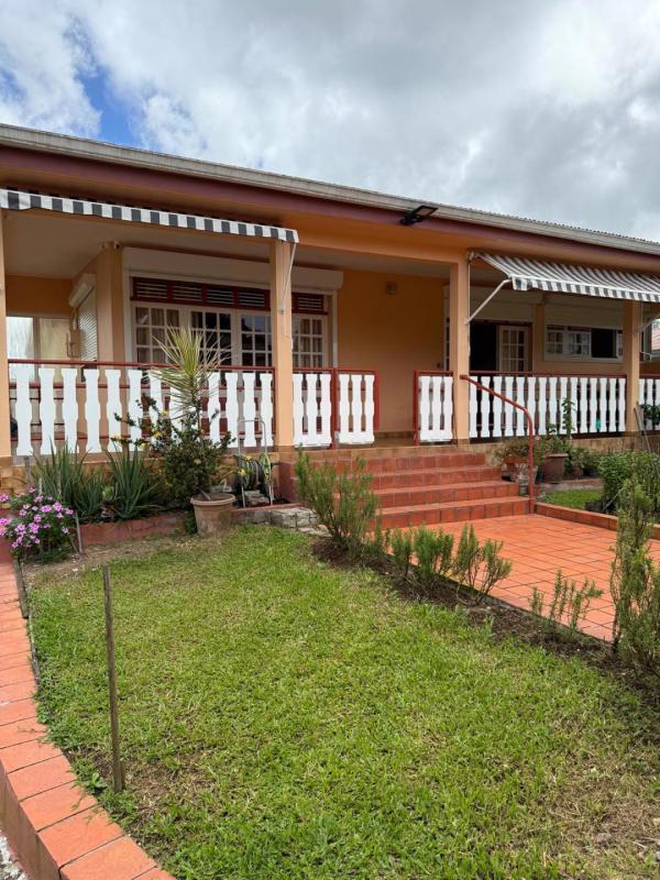 Maison - 161 m² - 6 pièces