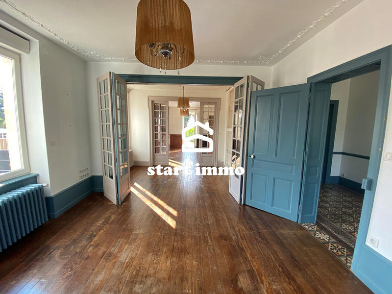 Maison - 331 m² - 11 pièces