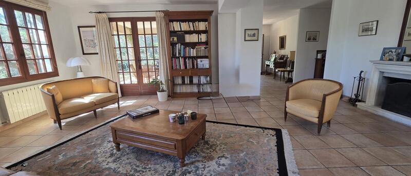 Maison - 218 m² - 6 pièces