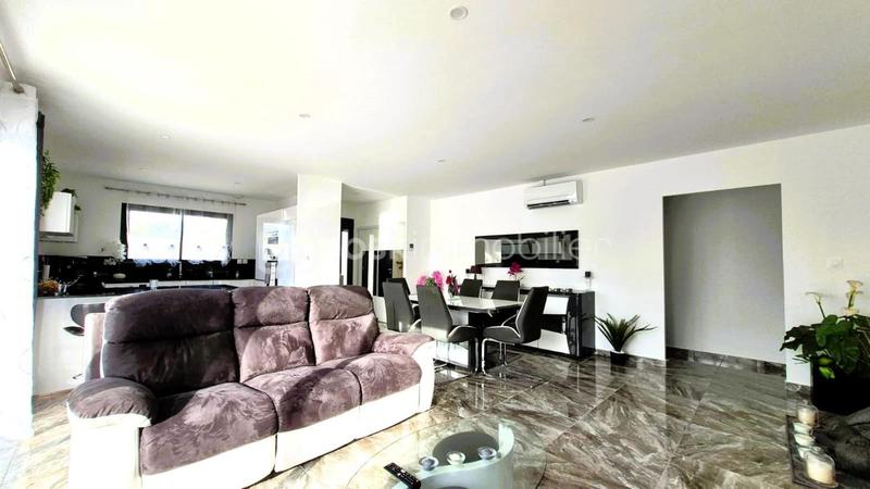 Villa - 100 m² - 4 pièces