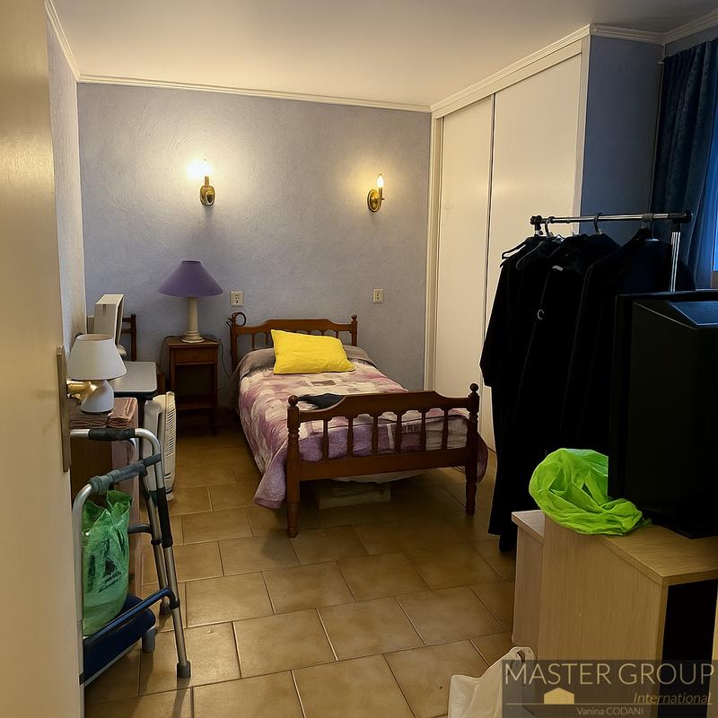 Maison - 208 m² - 9 pièces