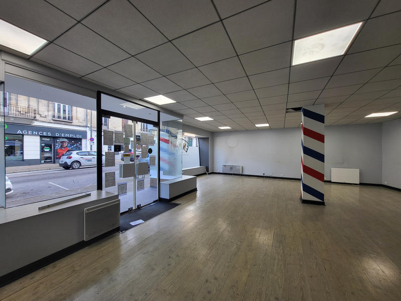 Local commercial - 110 m² - 2 pièces