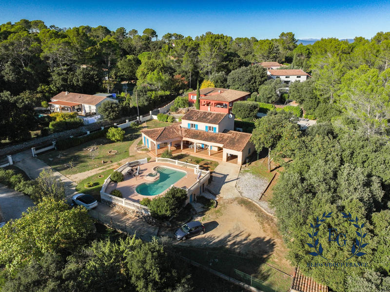 Maison - 183 m² - 5 pièces