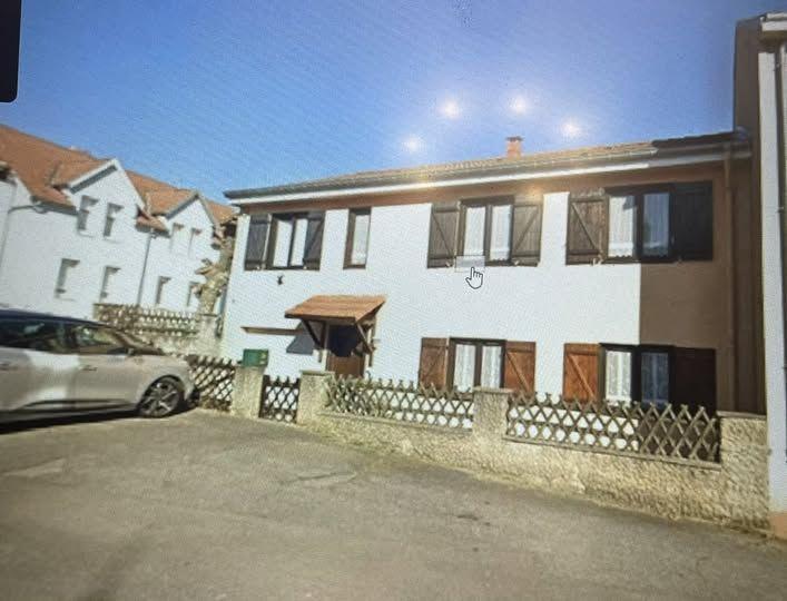 Maison - 608 m² - 6 pièces