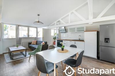 Chambre - 12 m² - 1 pièce